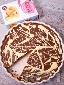 Какаов чийзкейк с крема сирене, какао и бял шоколад (с печене в тава) - снимка на рецептата